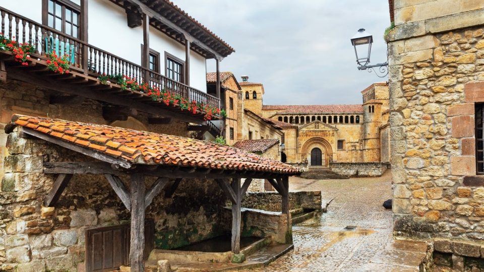 Santillana-del-Mar-en-las-cuatro-estaciones
