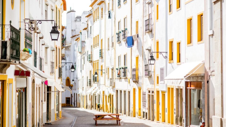 evora